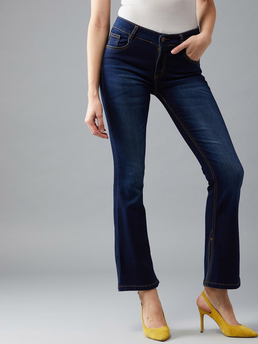 

DOLCE CRUDO Women Blue Bootcut Mid-Rise Clean Look Stretchable Jeans