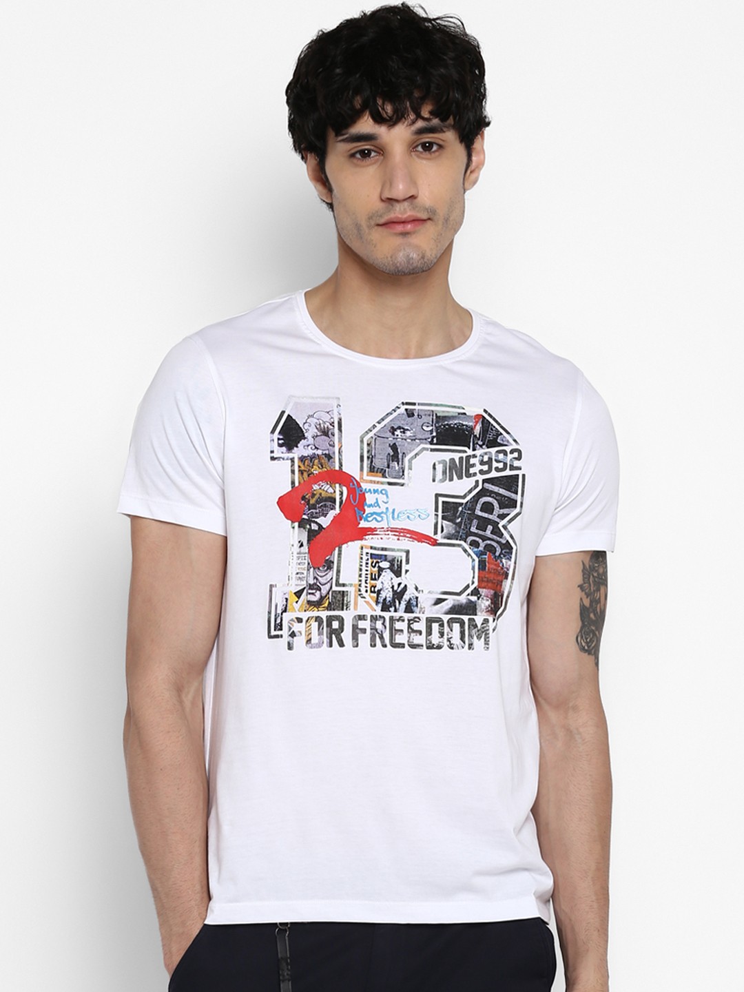 

SPYKAR Men White Printed Round Neck T-shirt
