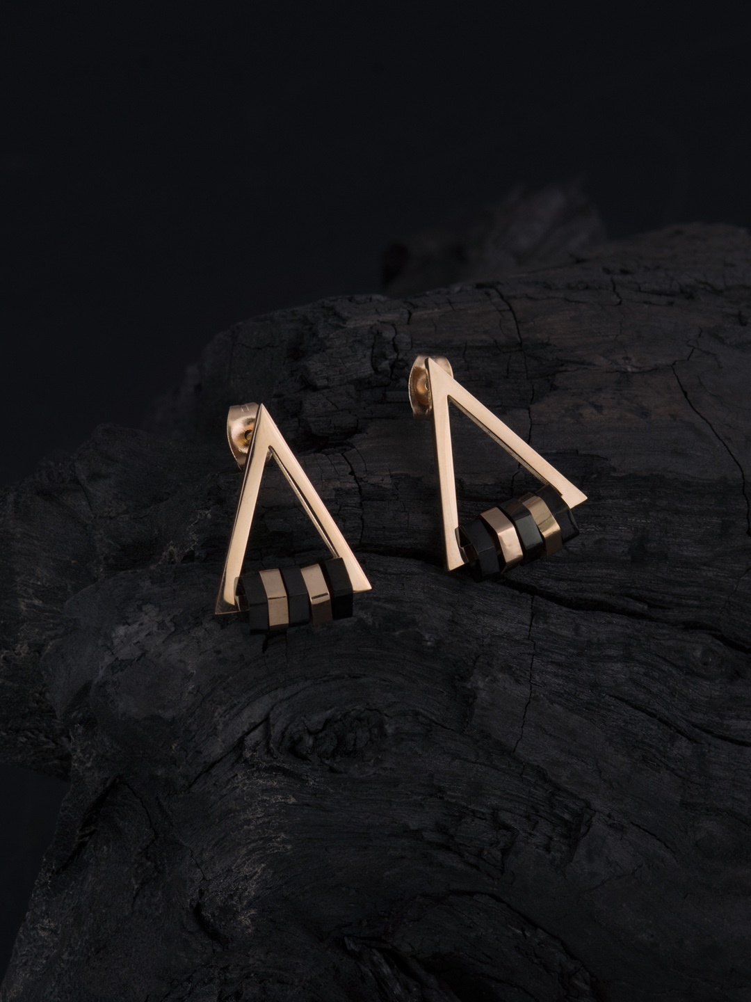 

E2O Gold-Plated & Black Triangular Studs