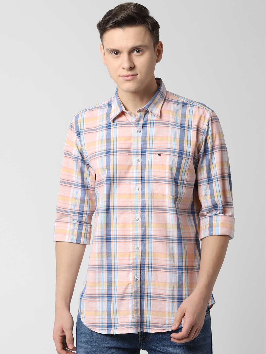 

Peter England Casuals Men Peach-Coloured & Blue Slim Fit Checked Casual Shirt