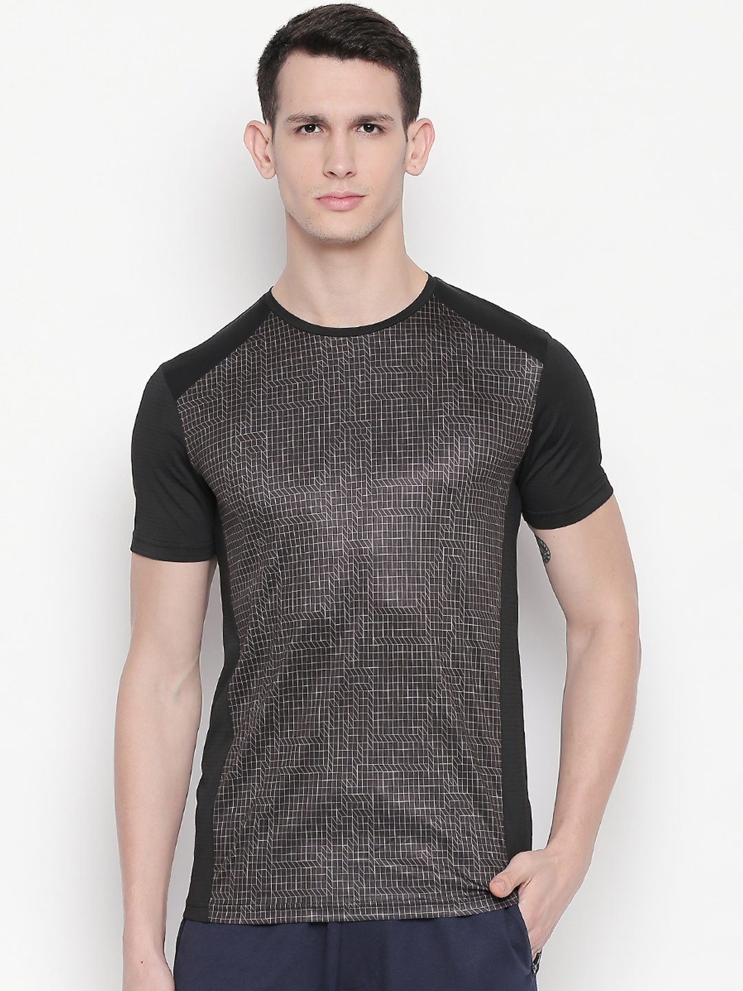 

Ajile by Pantaloons Men Black Printed Round Neck Pure Cotton T-shirt