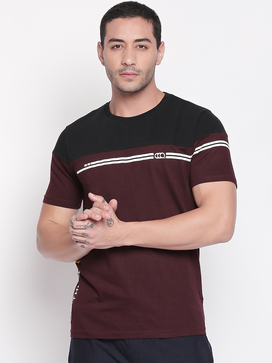 

Ajile by Pantaloons Men Maroon Striped Round Neck Pure Cotton T-shirt