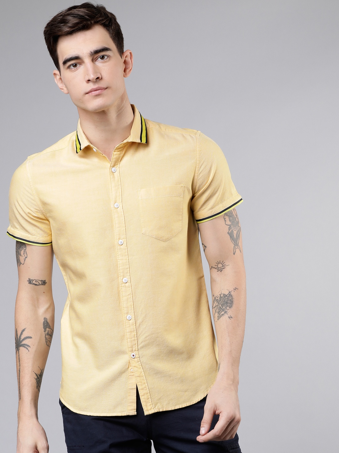 

LOCOMOTIVE Men Yellow Slim Fit Solid Casual Shirt