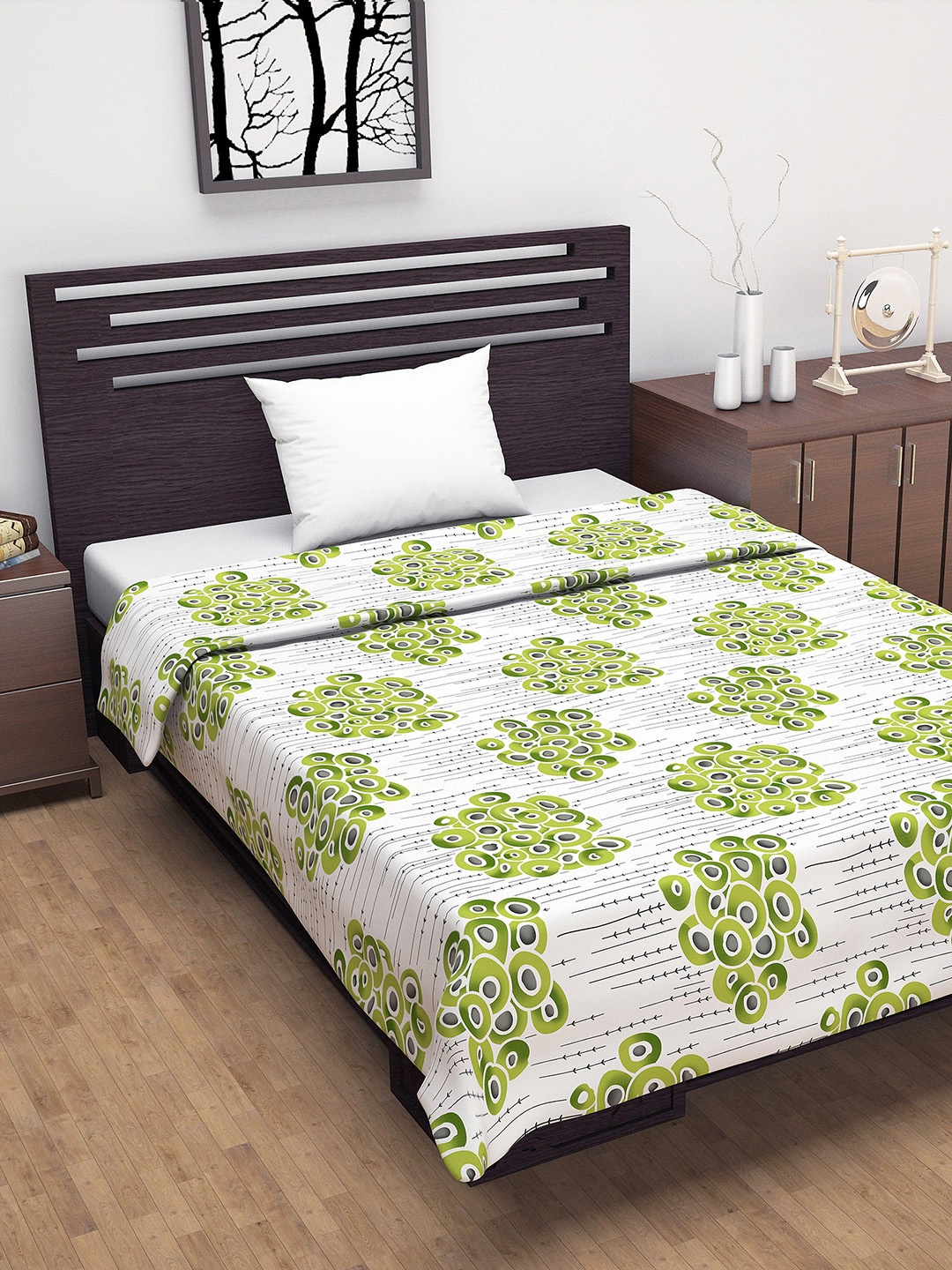 Divine Casa White & Green Abstract AC Room 110 GSM Single Bed Dohar