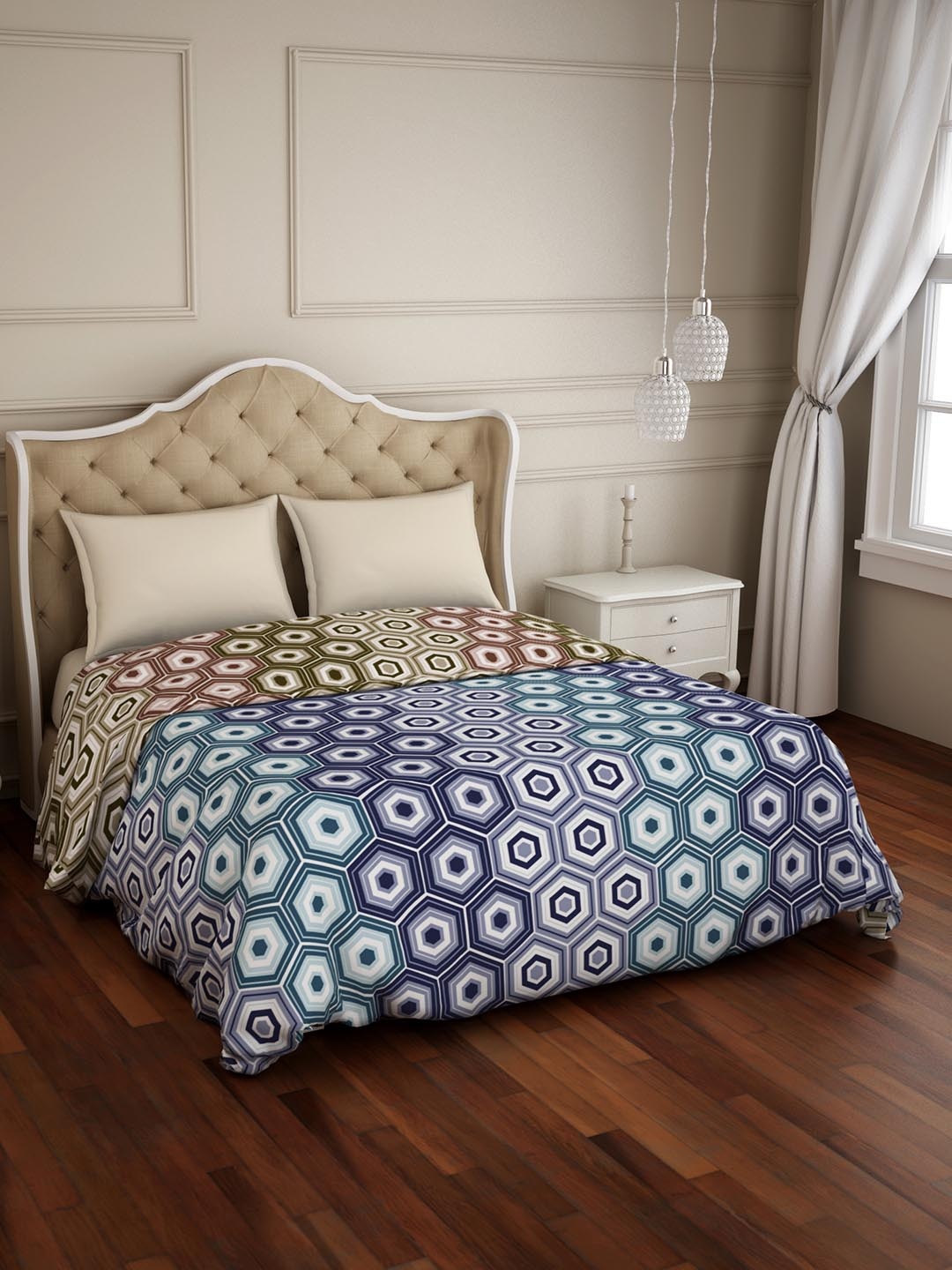 

SPACES Blue & Green Geometric AC Room 150 GSM Double Bed Quilt