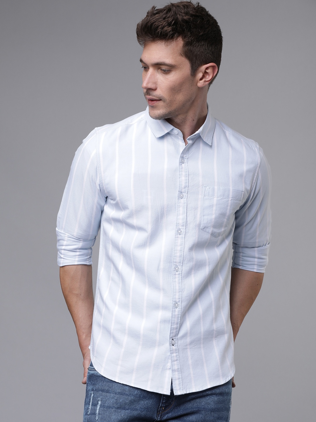 

HIGHLANDER Men Blue & White Slim Fit Striped Casual Shirt
