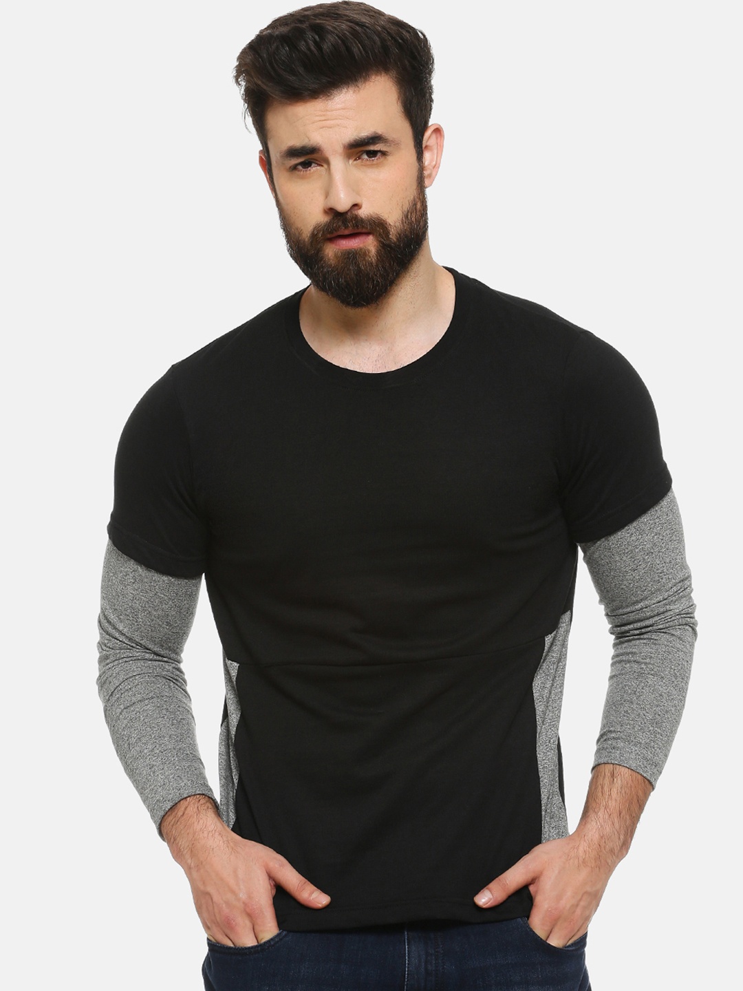 

Campus Sutra Men Black Solid Round Neck T-shirt
