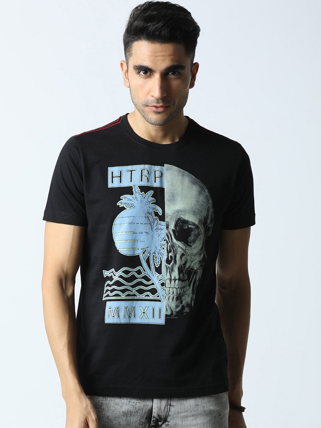 

Huetrap Men Black Printed Round Neck T-shirt
