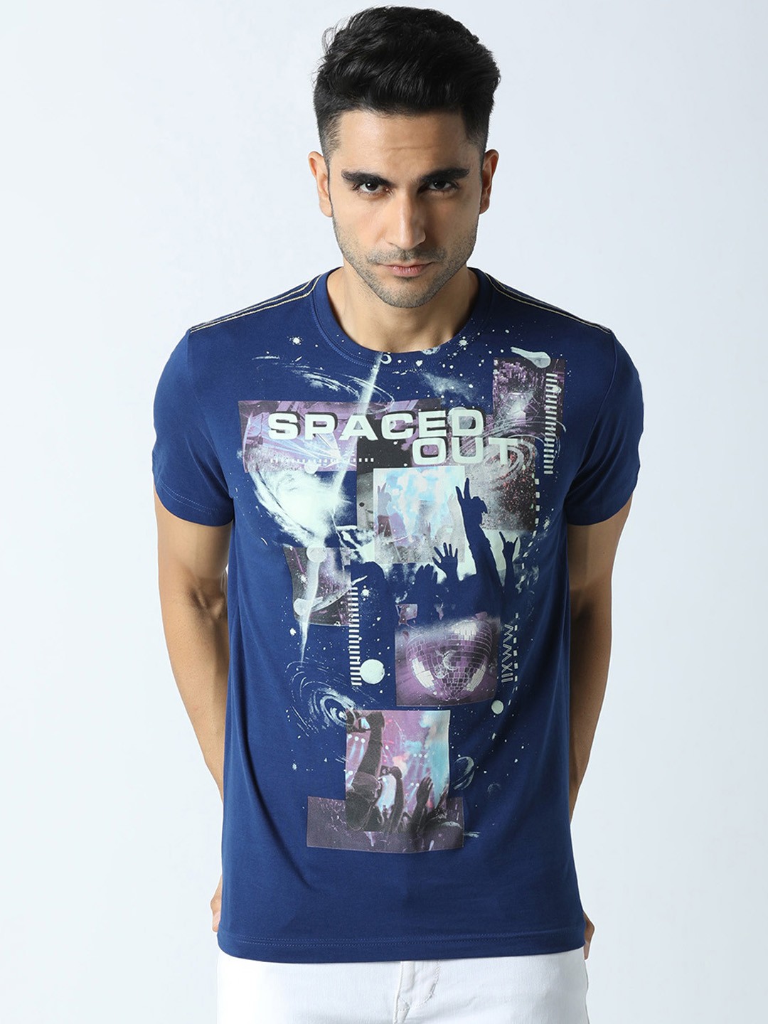 

Huetrap Men Blue Printed Round Neck T-shirt