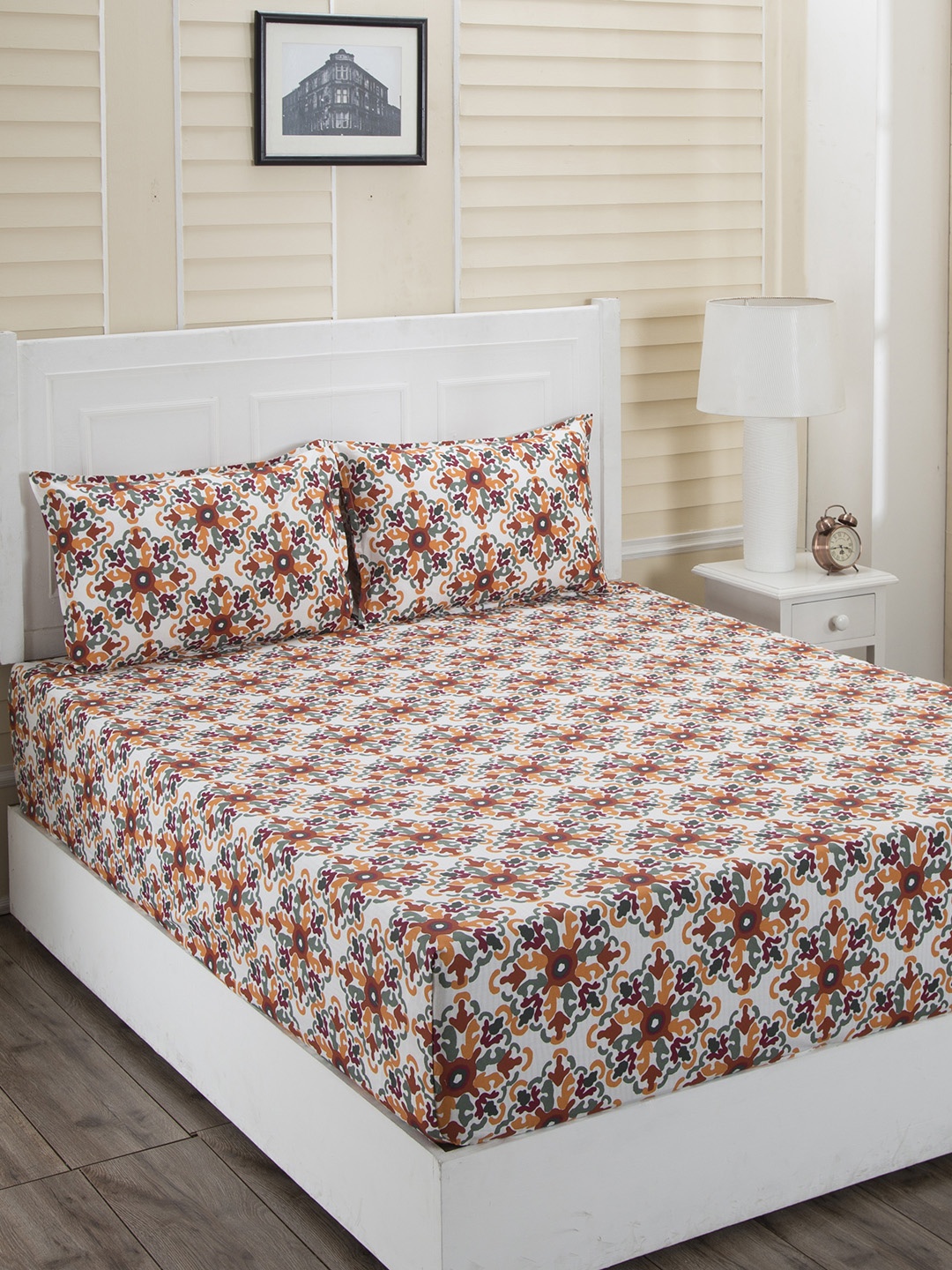 

In-House by maspar Orange & Red Abstract 210 TC Cotton 1 Queen Bedsheet with 2 Pillow Covers