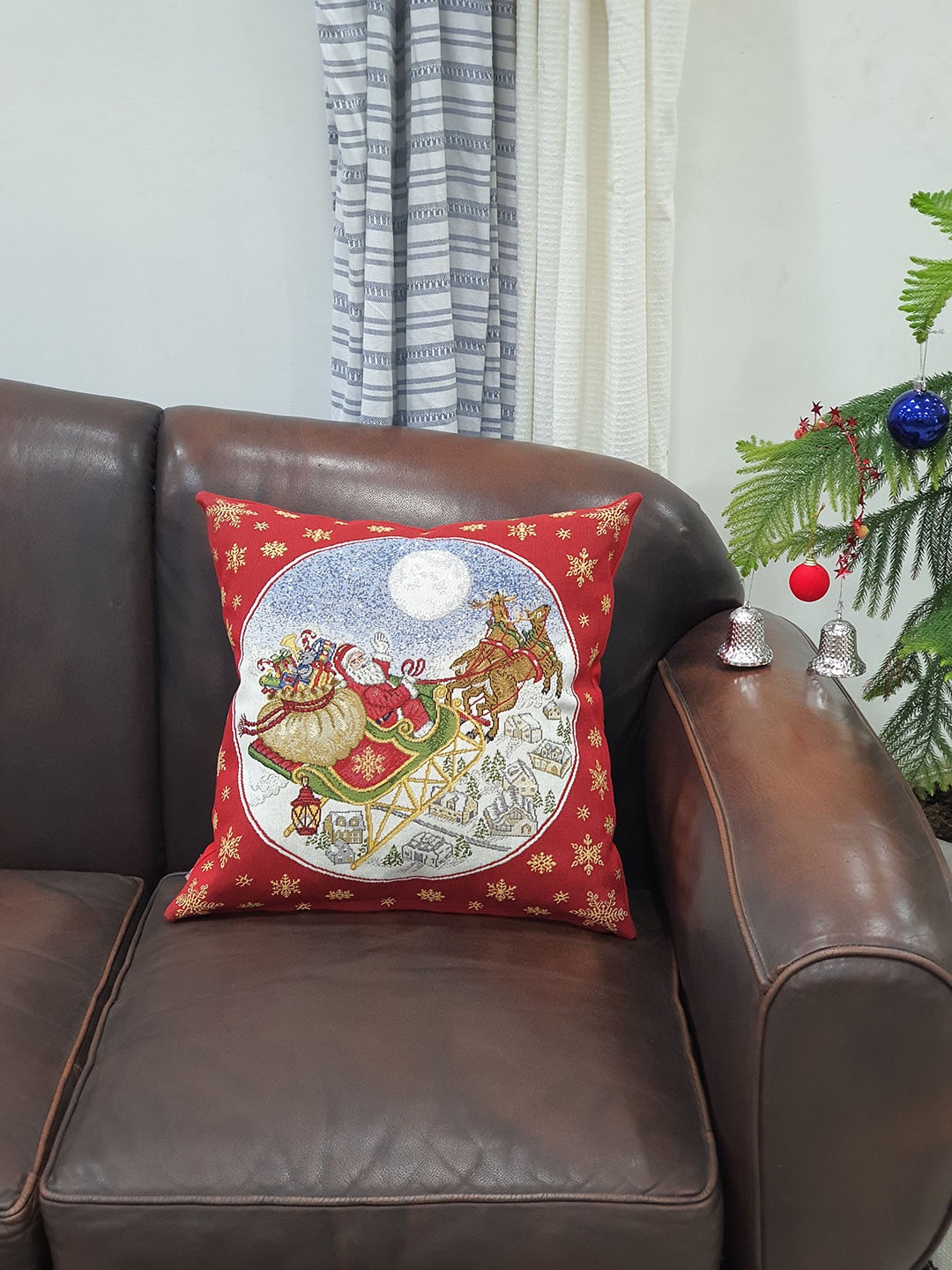 

Avira Home Red & Grey Single Santa Claus Printed Square Cushion Cover