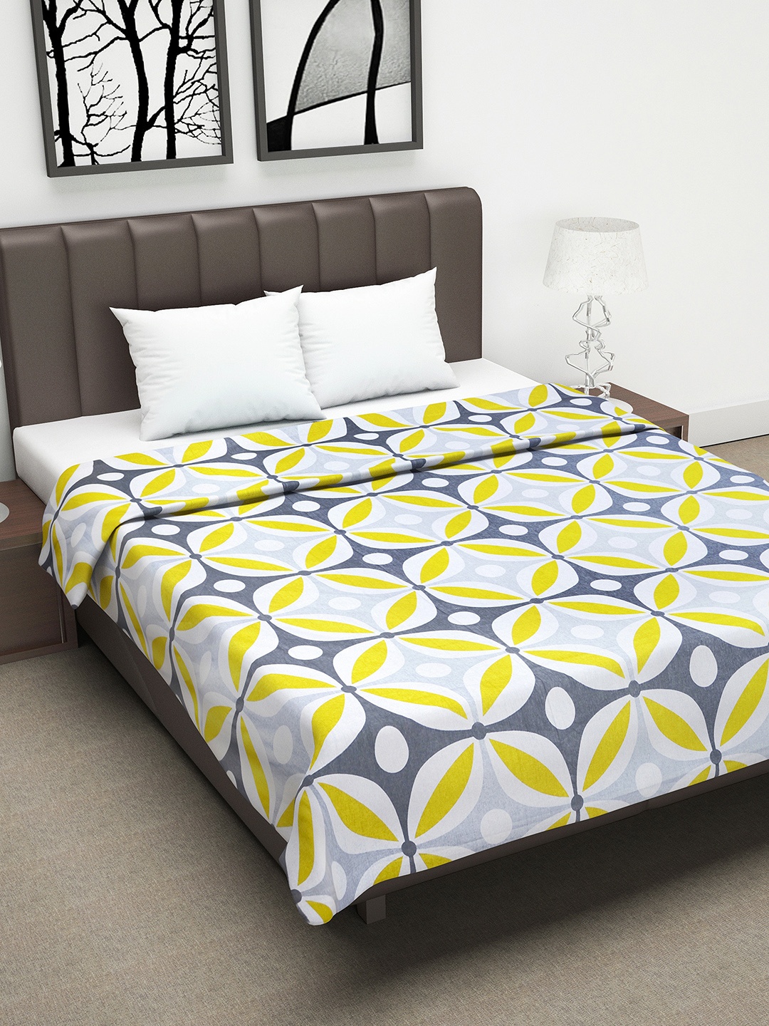

Divine Casa Yellow & Grey Geometric AC Room 110 GSM Double Bed Dohar