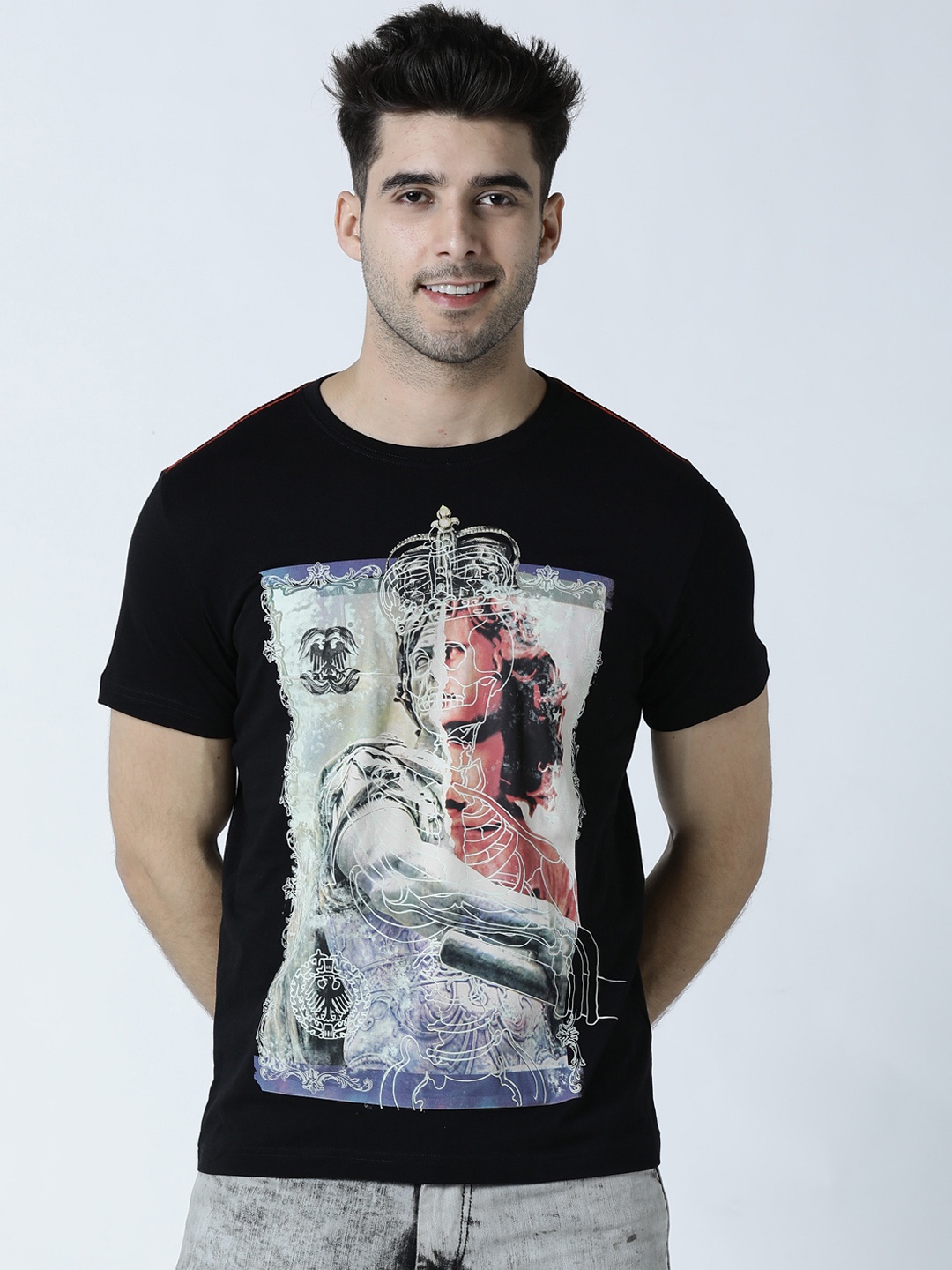 

Huetrap Men Black Printed Round Neck T-shirt