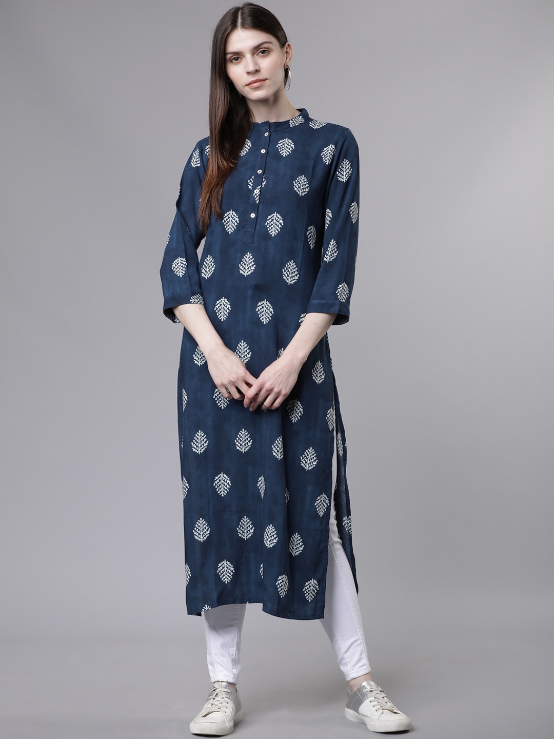 

Vishudh Women Navy Blue & Off-White Printed Straight Kurta