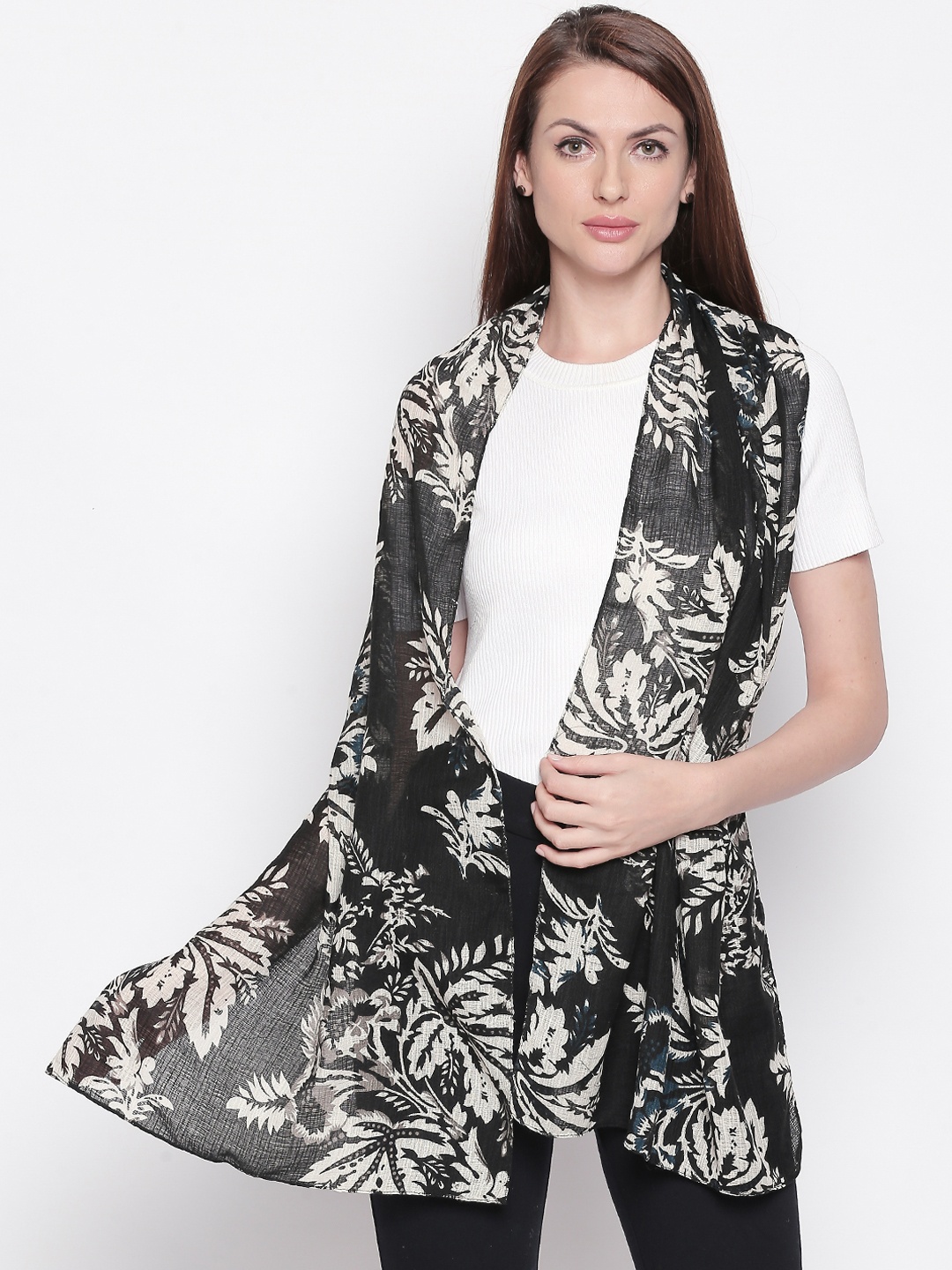 Style Quotient Women Black & White Printed Stole