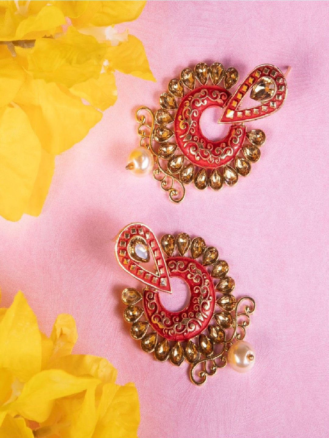 

ANIKAS CREATION Gold-Plated Circular Kundan Chandbalis