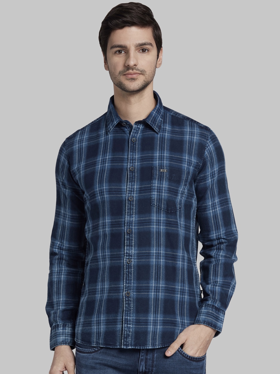 

Parx Men Blue Slim Fit Checked Casual Shirt