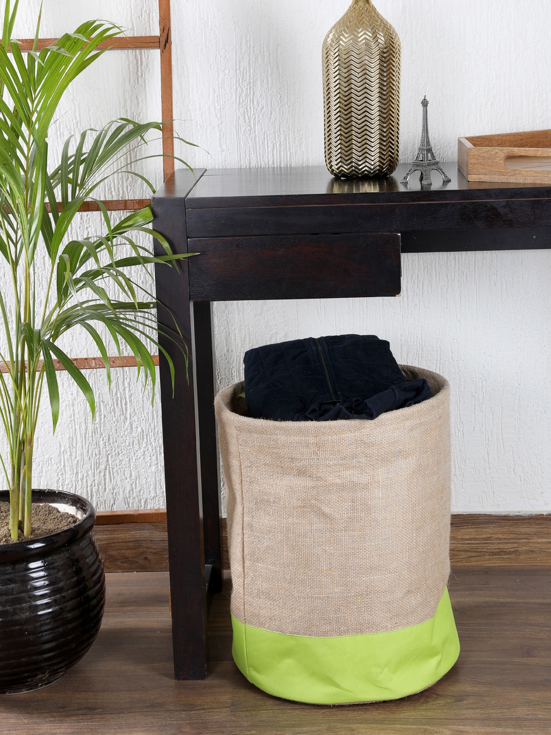

My Gift Booth Beige & Lime Green Colourblocked Jute Laundry Bag