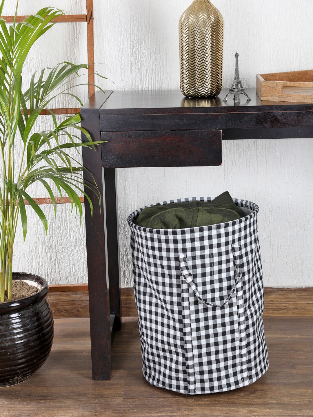

My Gift Booth Black & White Checked Cotton Laundry Bag