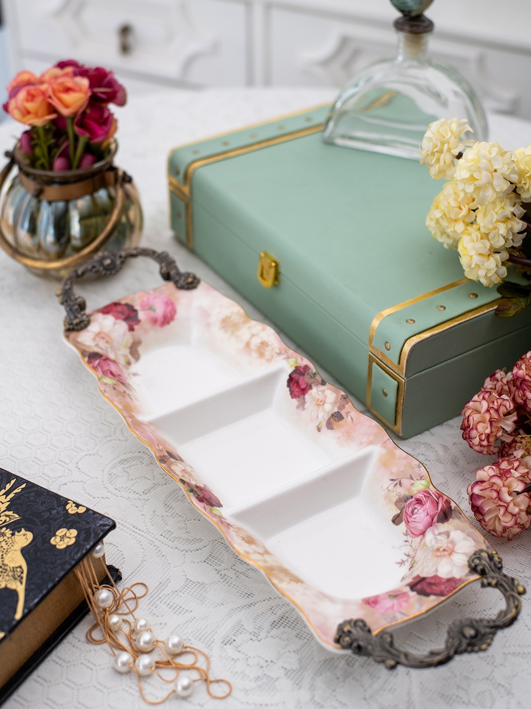 

White Gold White & Red Victorian-Printed Tray