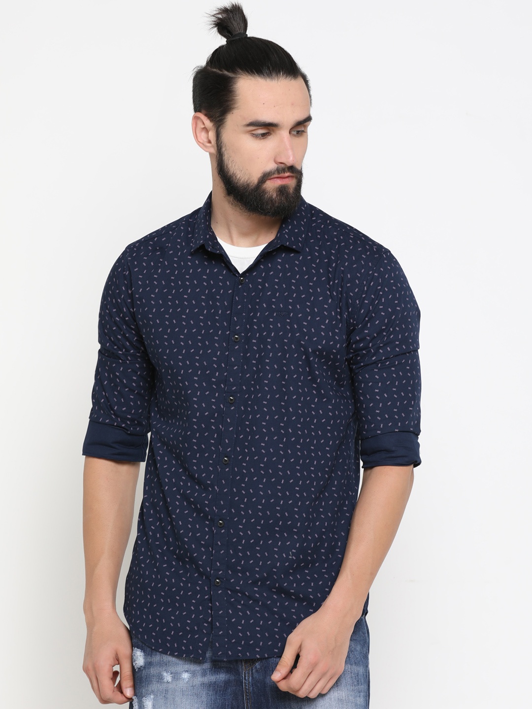 

SHOWOFF Men Navy Blue & Off-White Printed Slim Fit Casual Shirt
