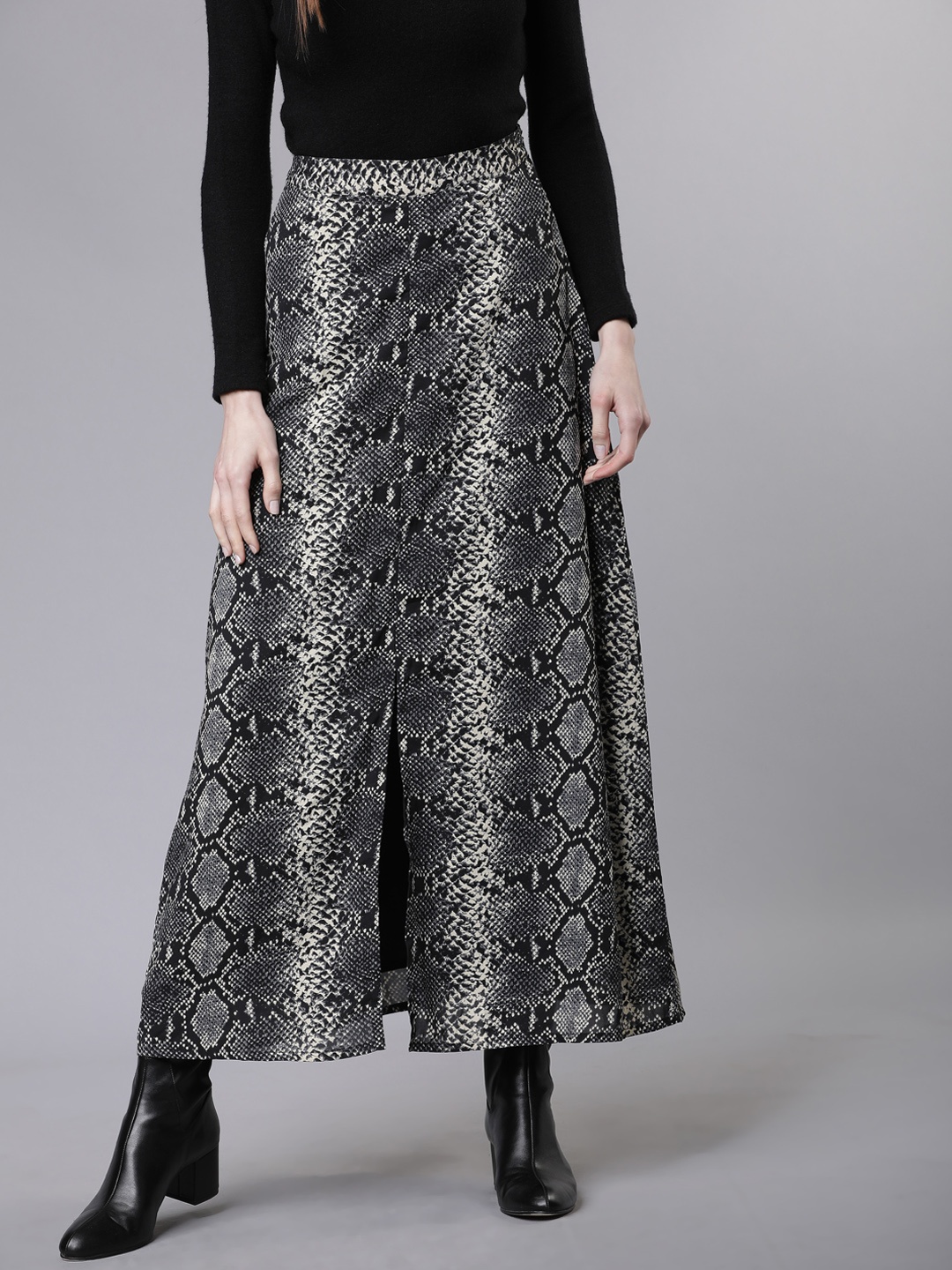 

Tokyo Talkies Women Black & Grey Snake Skin Printed A-Line Maxi Skirt