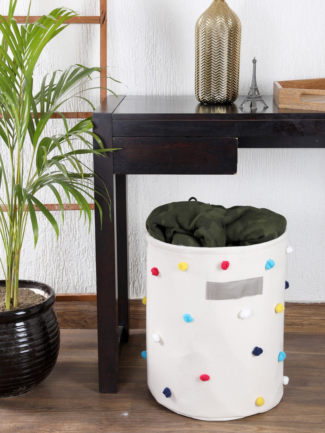 

My Gift Booth Cream-Coloured Solid Canvas Laundry Bag