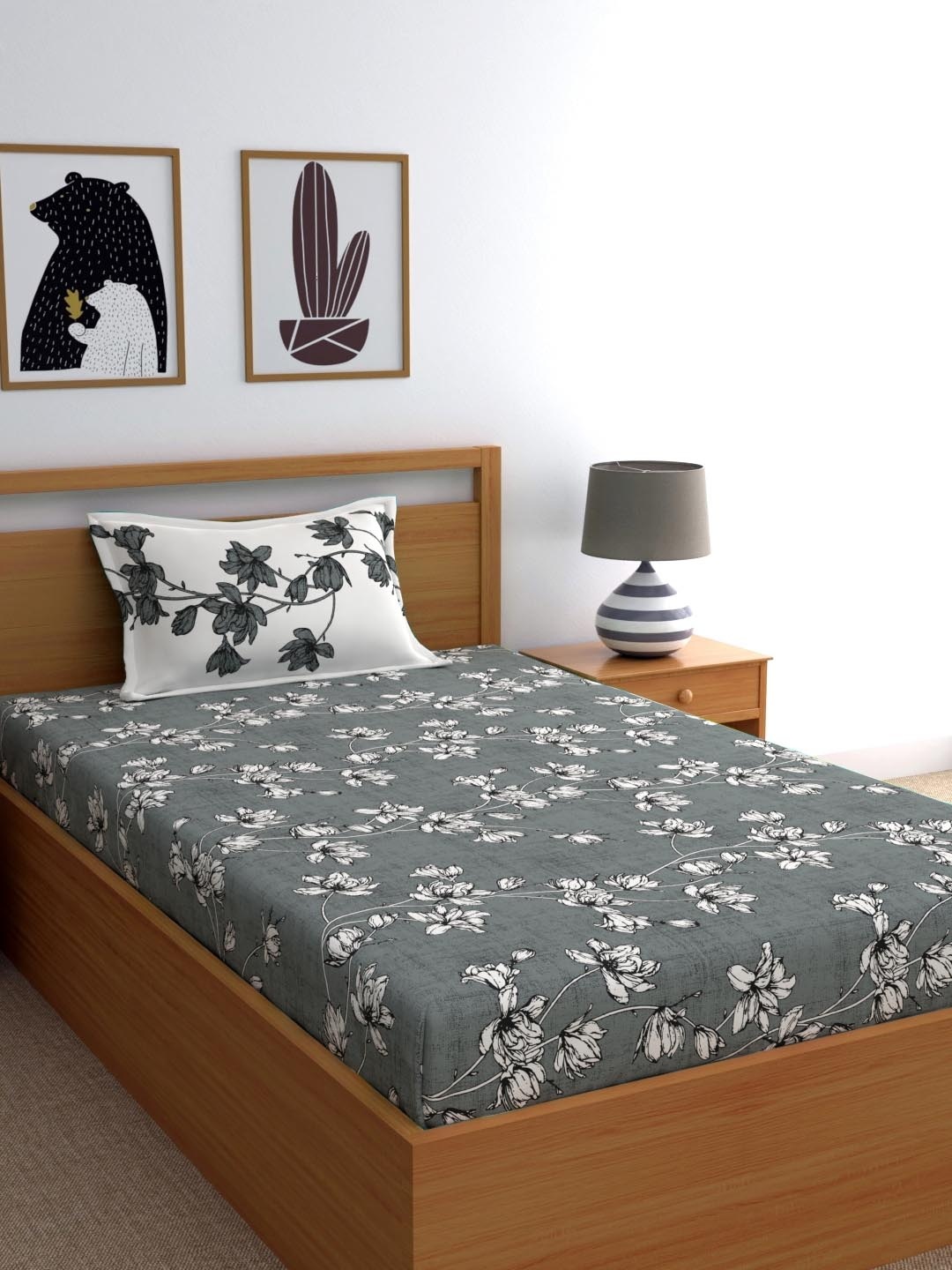 

Dreamscape Grey White Floral 144 TC Cotton 1 Single Bedsheet with 1 Pillow Covers
