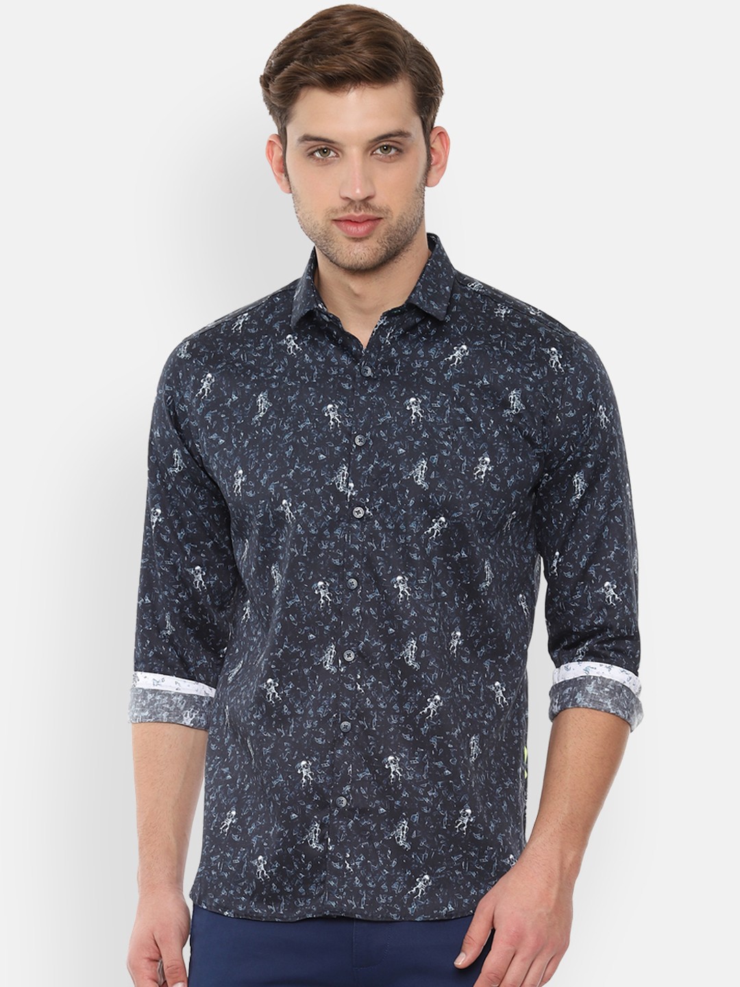

V Dot Men Navy Blue & Off-White Slim Fit Printed Casual Shirt