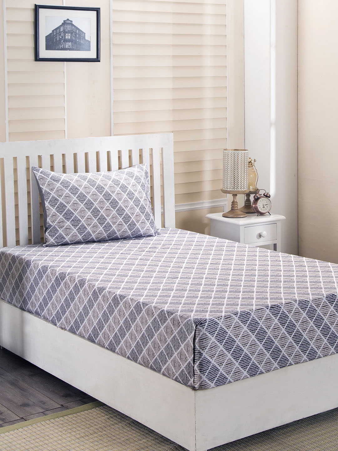 

MASPAR Grey Geometric 210 TC Cotton 1 Single Bedsheet with 1 Pillow Cover