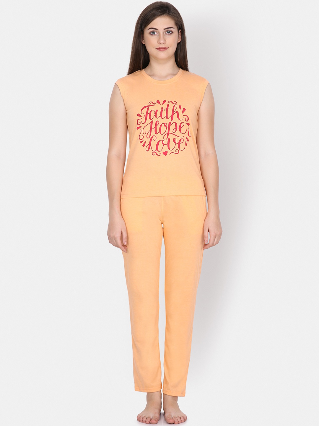 

Klamotten Women Peach-Coloured & Red Printed Nightsuit