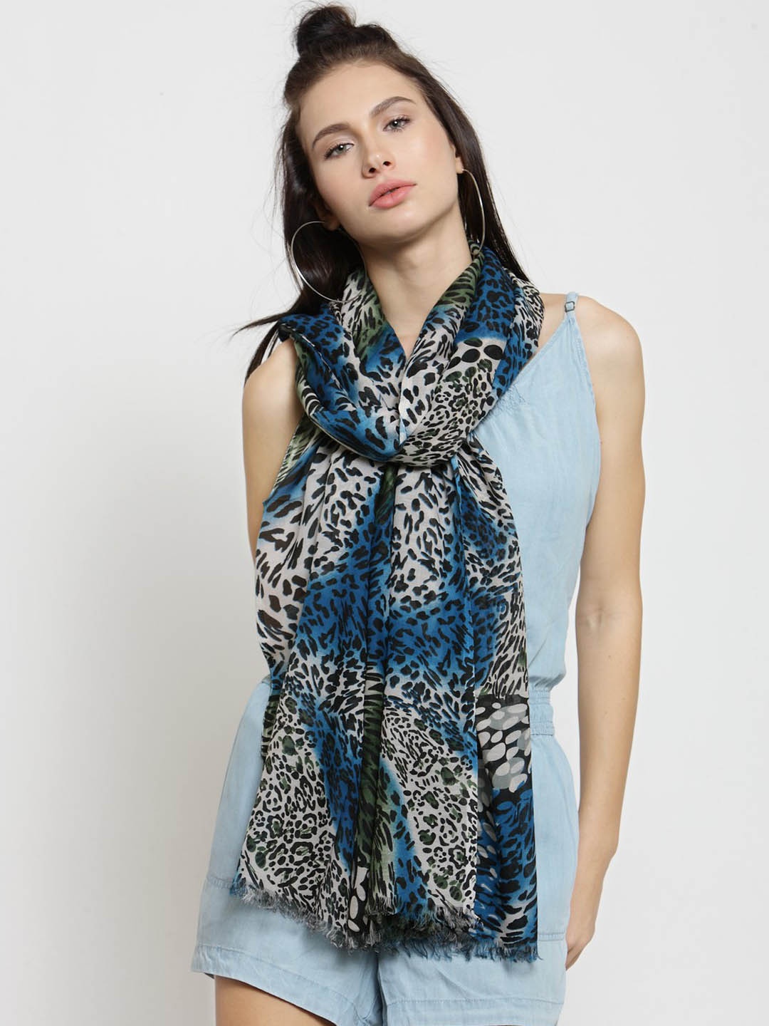 

J Style Women Blue & Black Animal Printed Stole