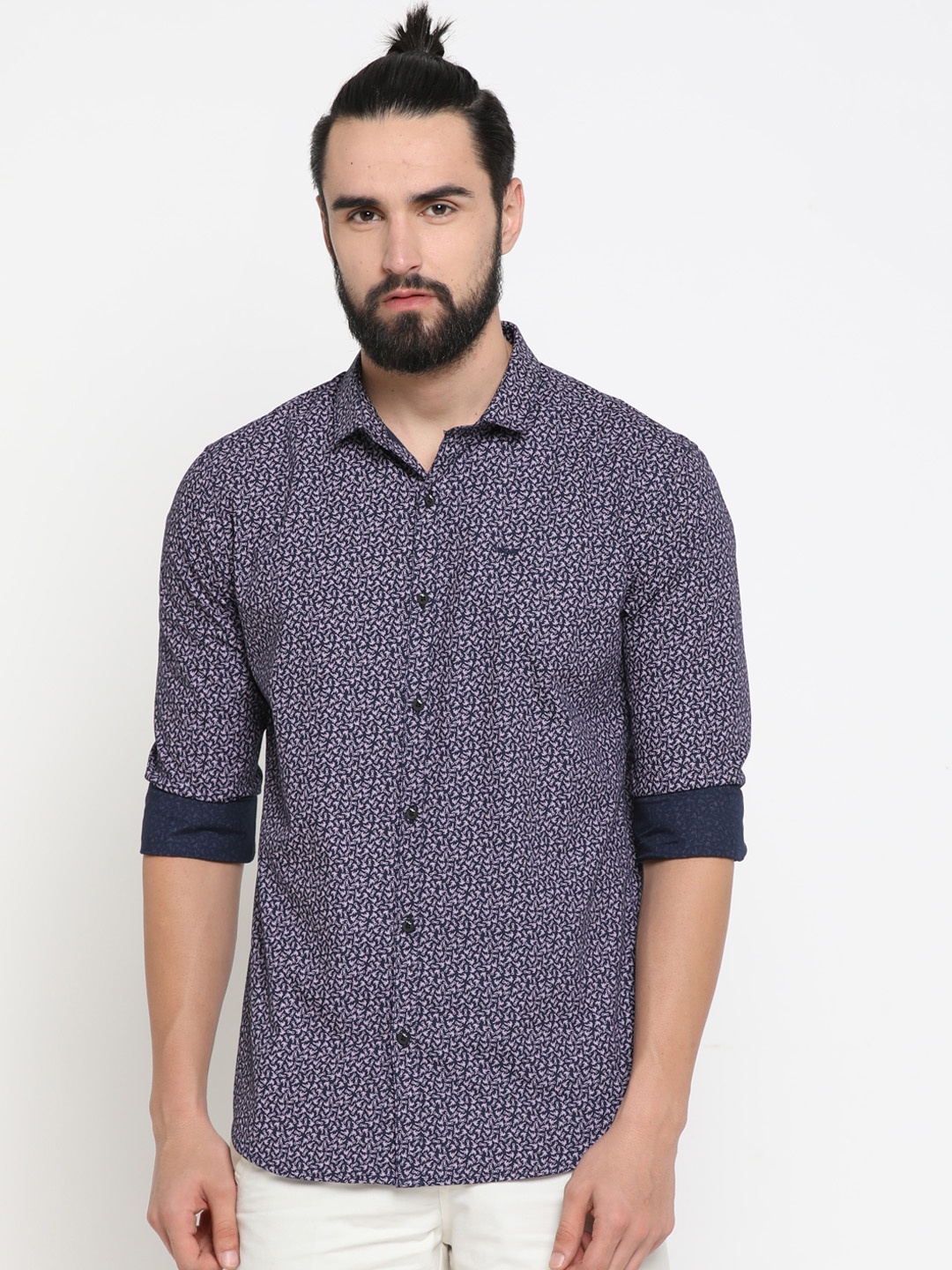 

SHOWOFF Men Navy Blue & Off-White Printed Slim Fit Casual Shirt