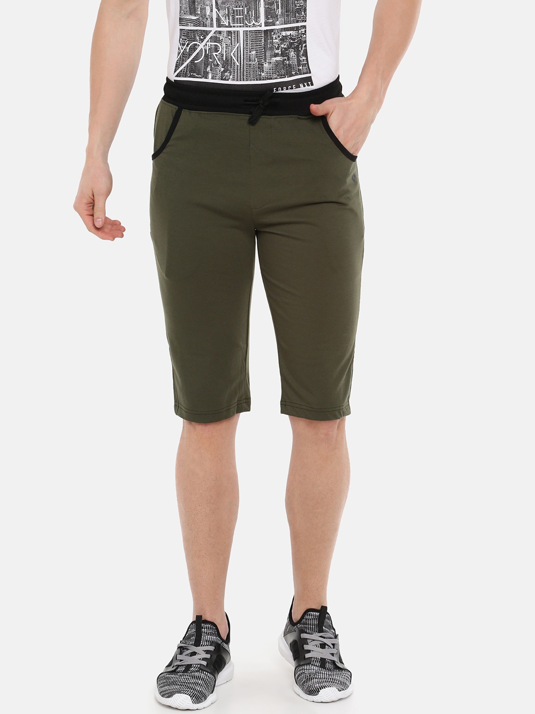 

Dollar Bigboss Men Olive Green Solid Regular Fit Regular Shorts