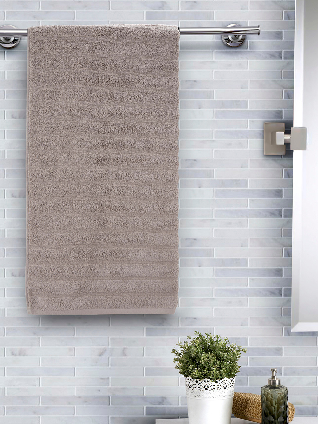 

MASPAR Beige Solid 550 GSM Cotton Large Bath Towel