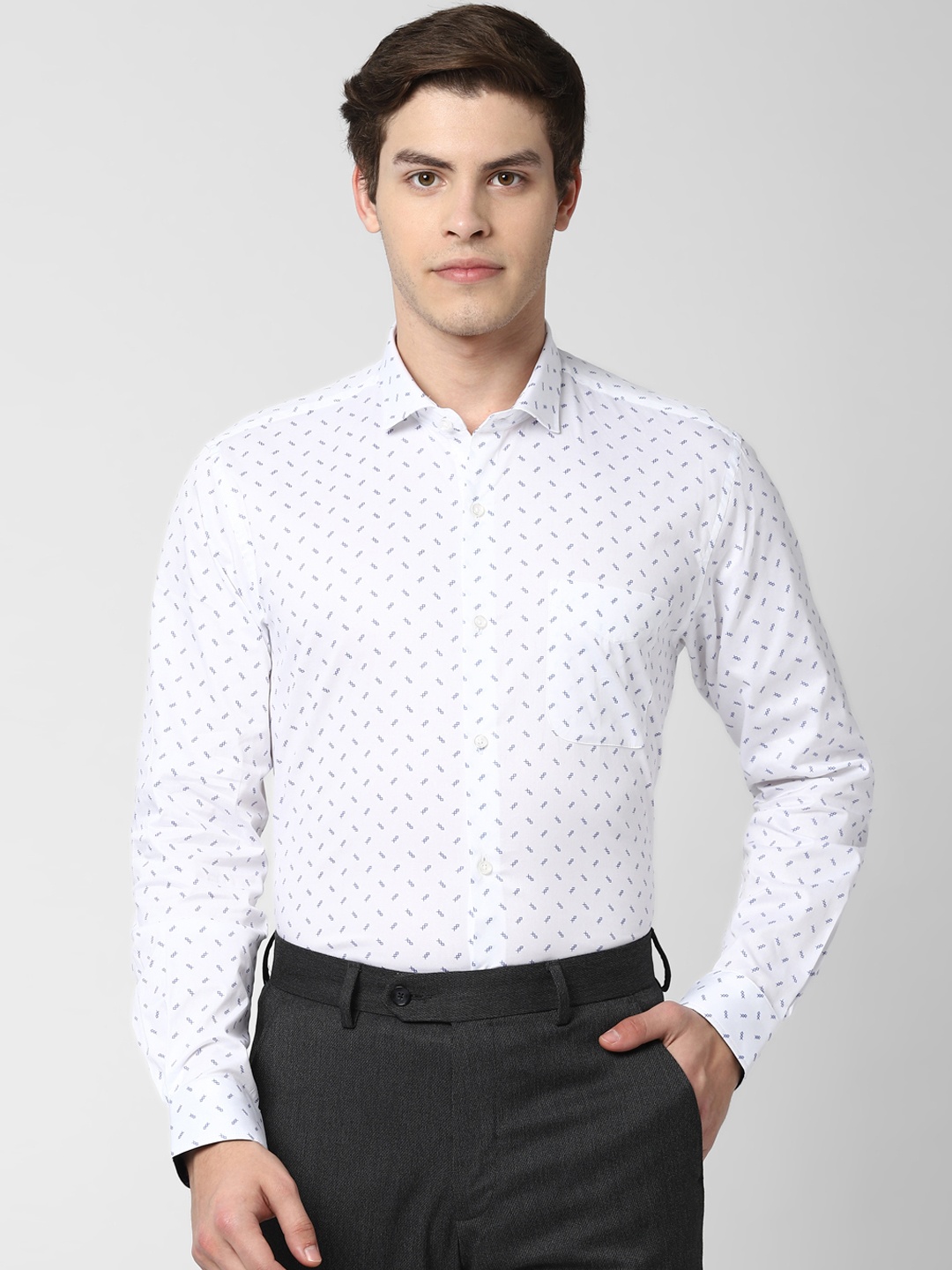 

Peter England Men White & Blue Regular Fit Printed Formal Shirt