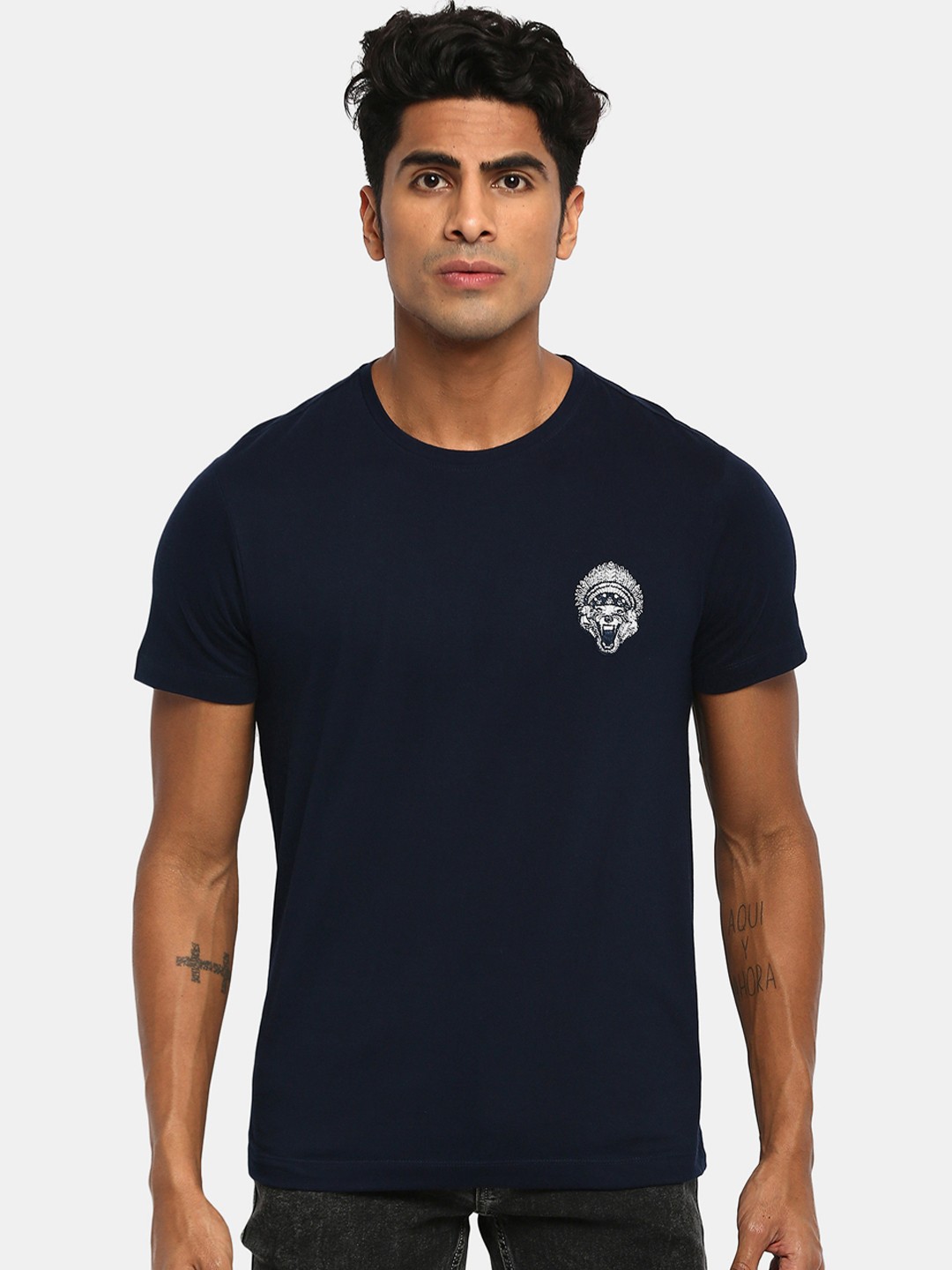 

RUF & TUF Men Navy Blue Solid Round Neck T-shirt