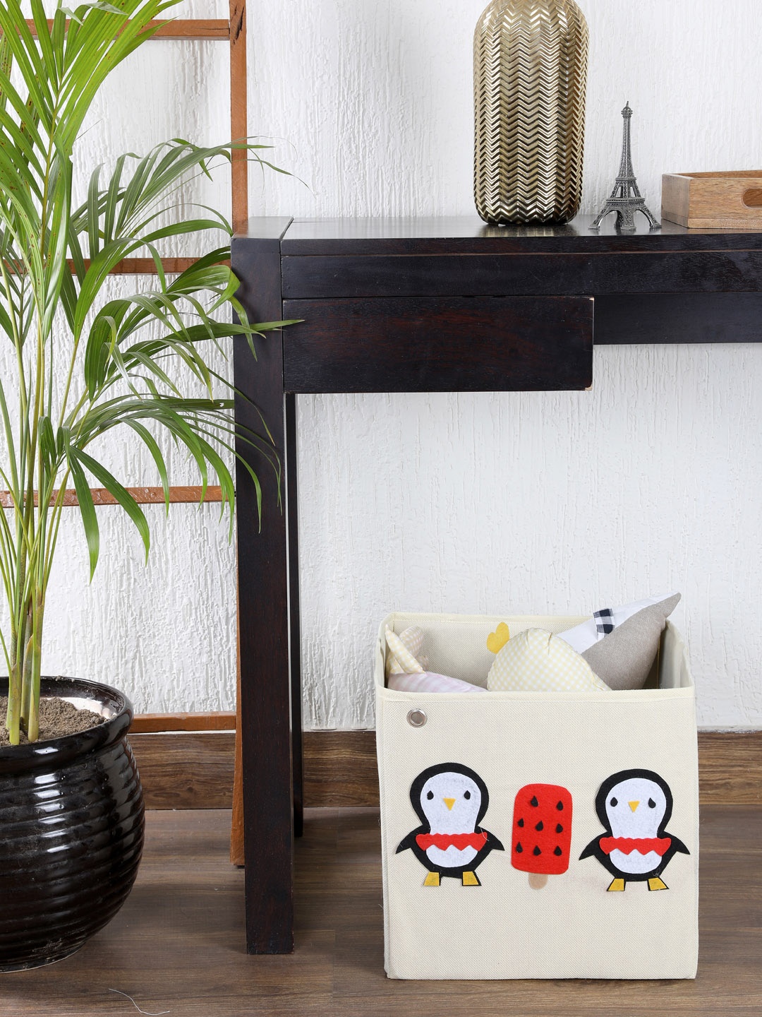 

My Gift Booth Cream-Coloured Cute Red Penguin Patch Storage Cube