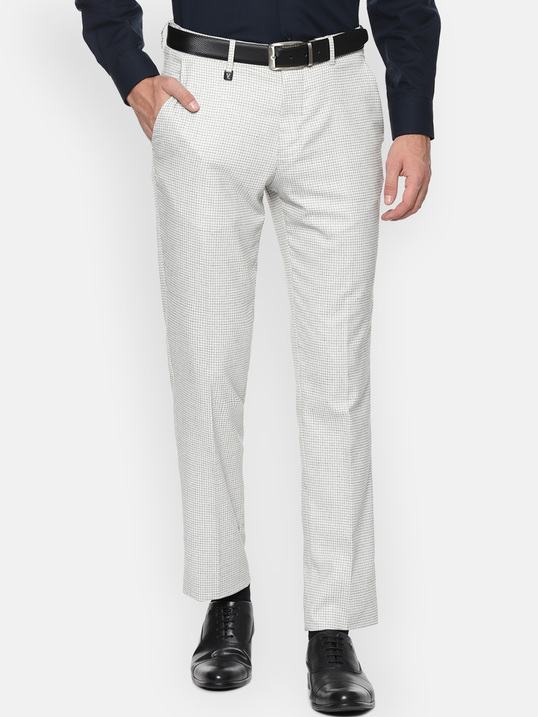 

V Dot Men White & Black Skinny Fit Self Design Formal Trousers
