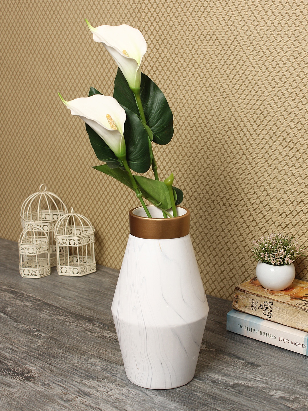 

House Of Accessories White & Gold-Toned Ceramic Flower Vase