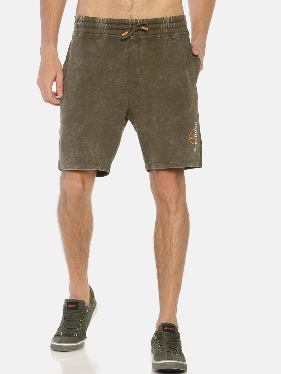 

Steenbok Men Olive Green Solid Regular Shorts