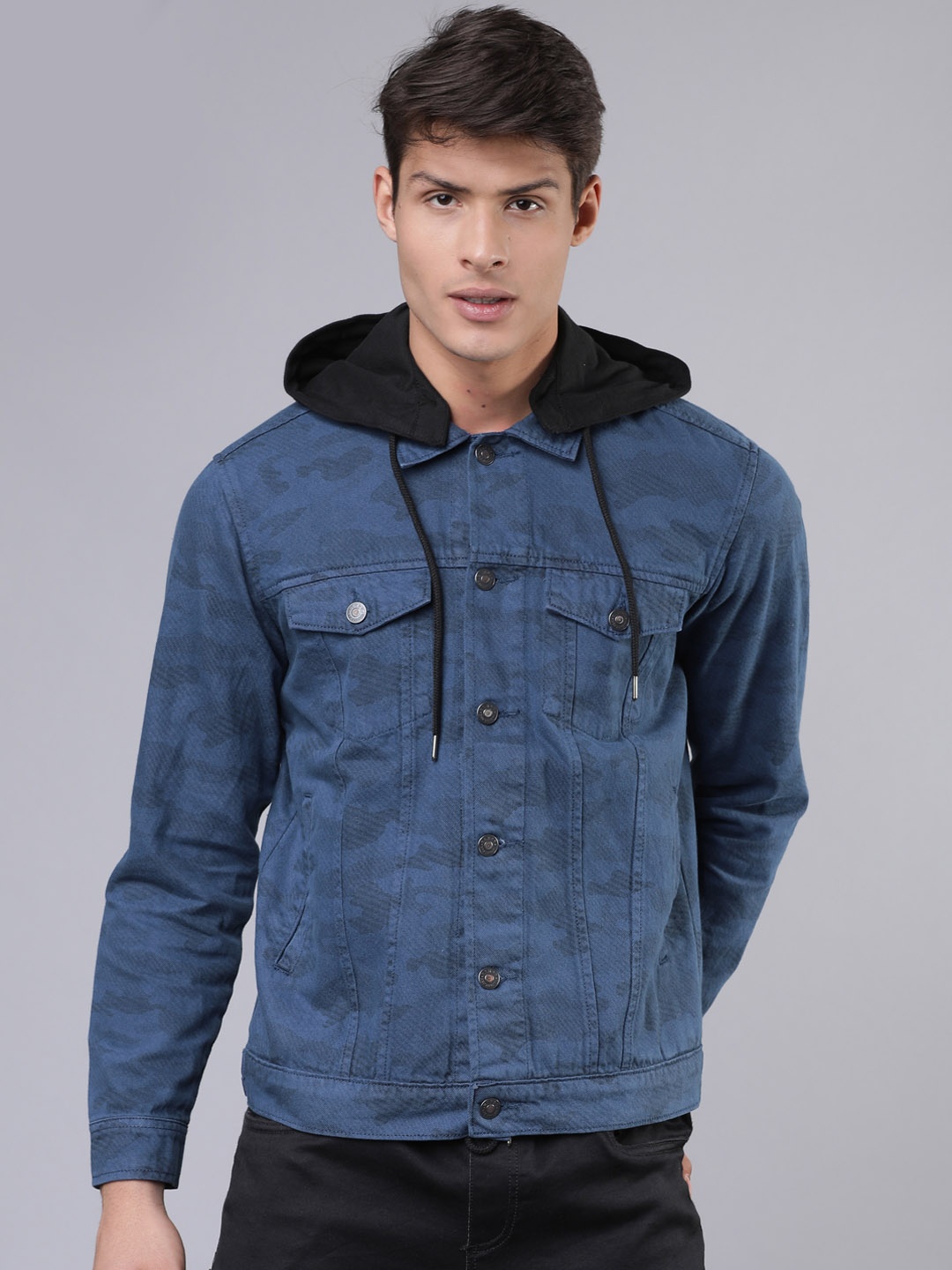 

HIGHLANDER Men Blue Camouflage Printed Hooded Denim Jacket