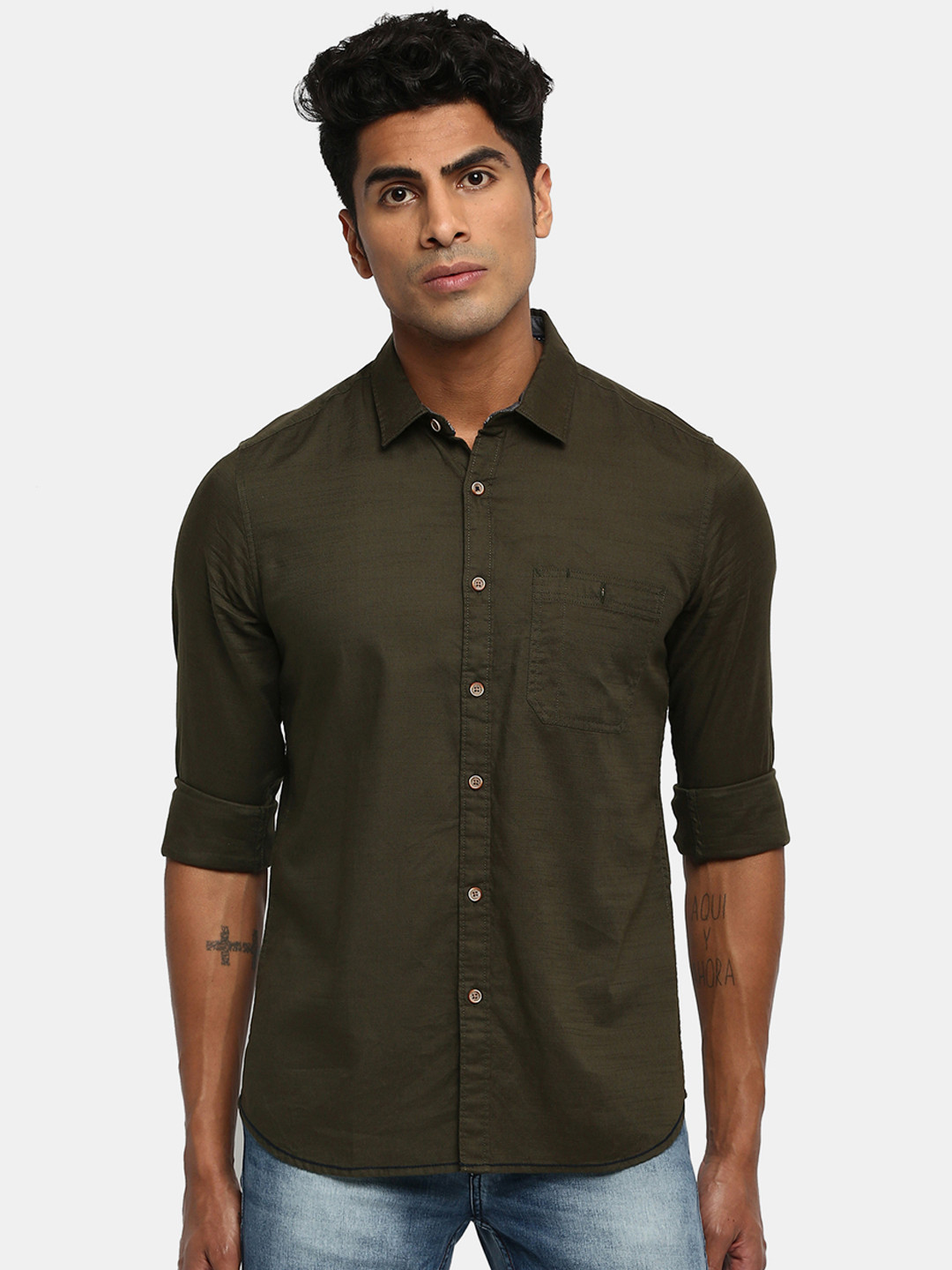 

RUF & TUF Men Green Regular Fit Solid Casual Shirt