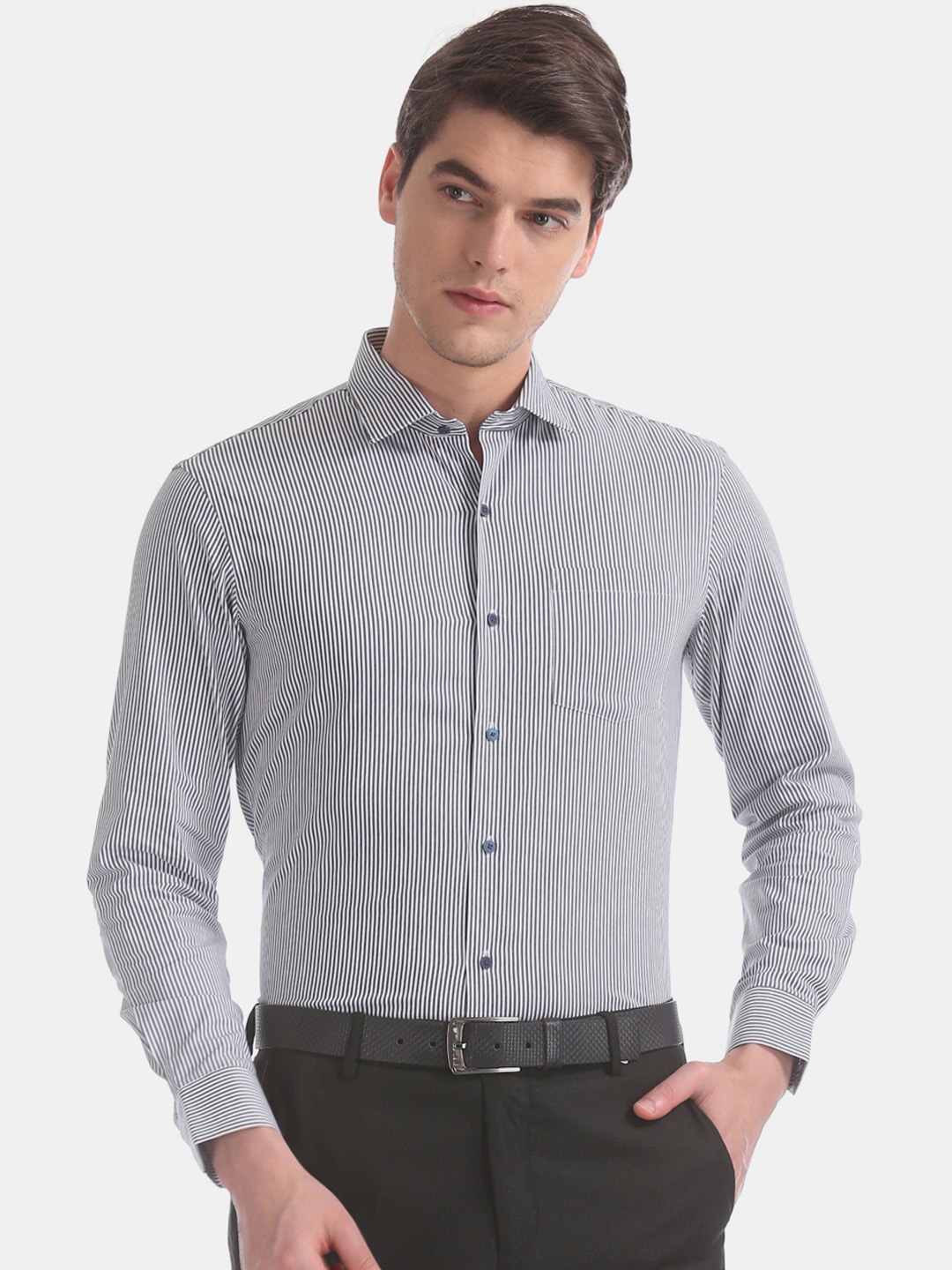 

Arrow Men Off-White & Grey Skinny Fit Striped Semiformal Shirt