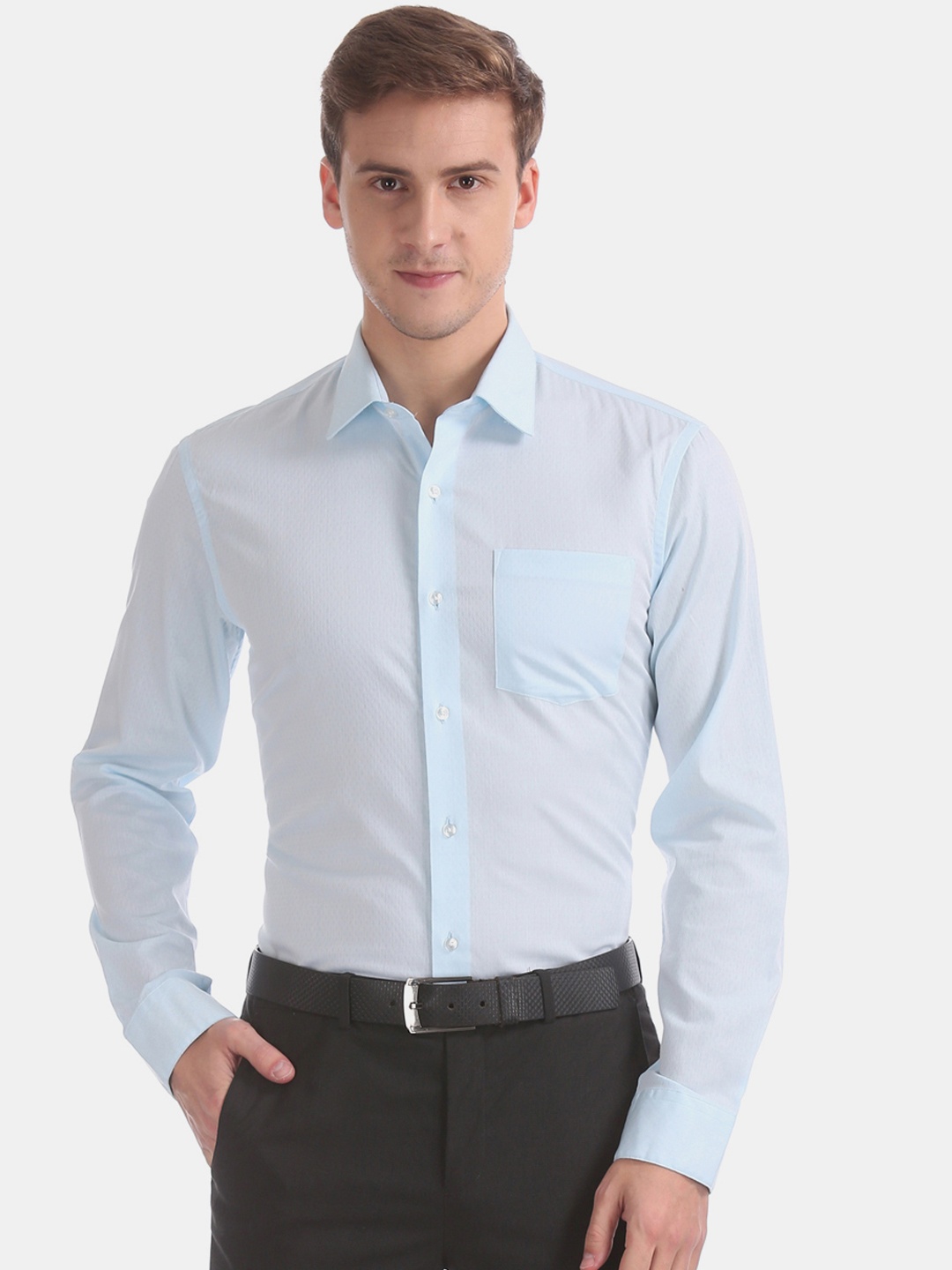 

Arrow Men Blue Slim Fit Solid Formal Shirt