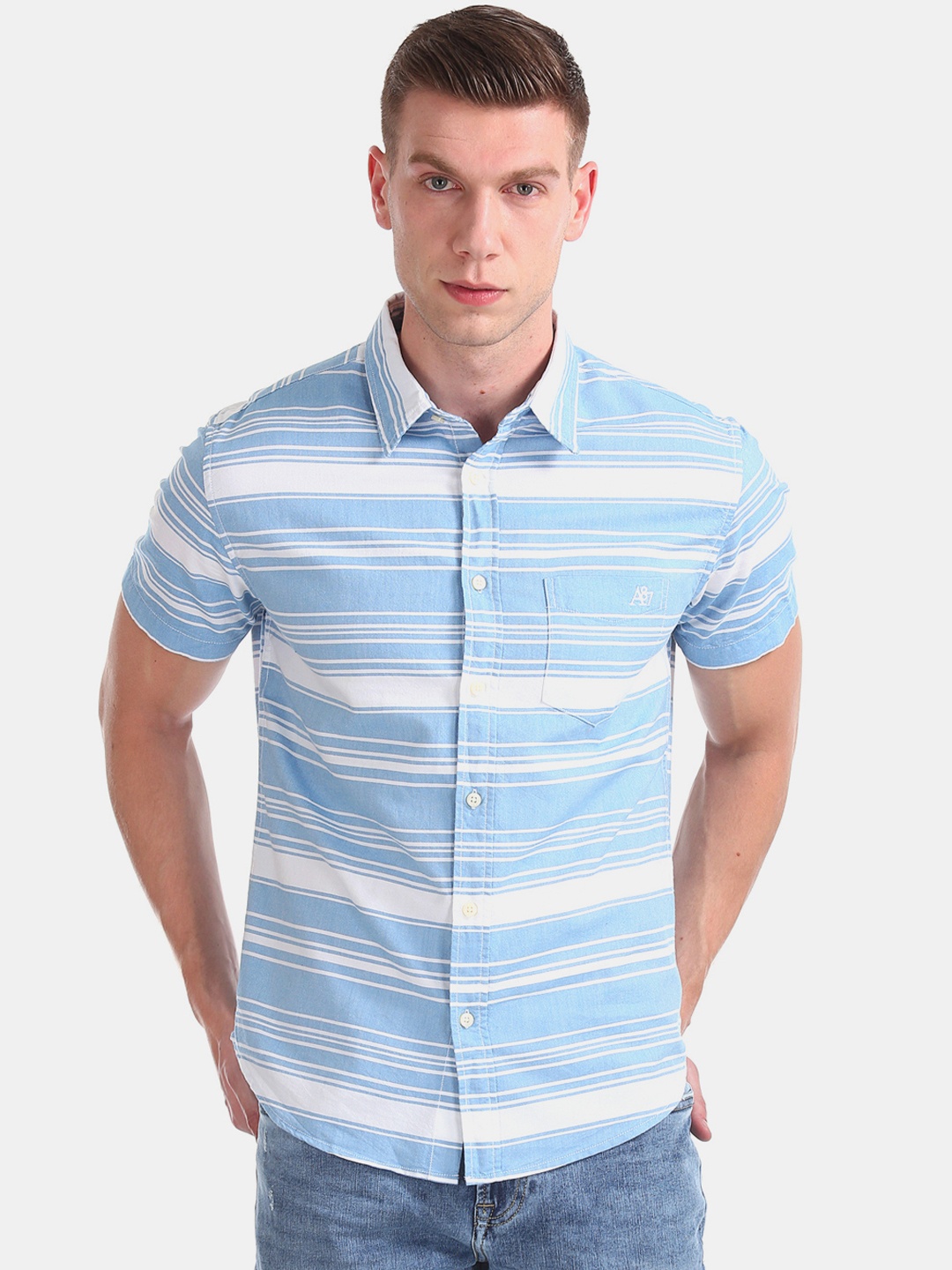 

Aeropostale Men Blue & White Regular Fit Striped Casual Shirt
