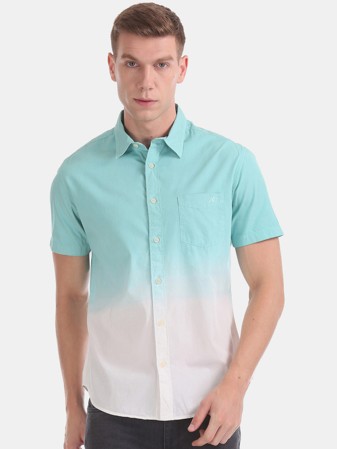 

Aeropostale Men Green & White Regular Fit Colourblocked Casual Shirt