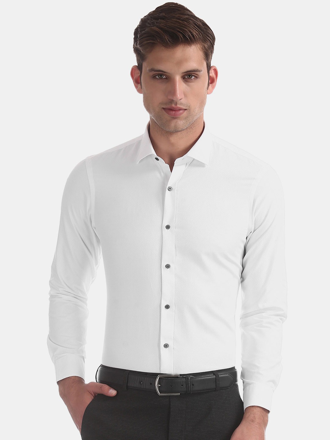 

Arrow Men White Slim Fit Solid Formal Shirt