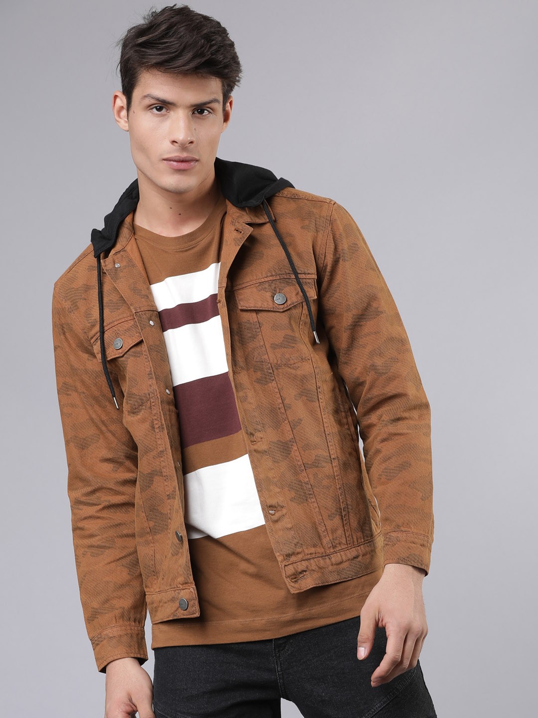 

HIGHLANDER Men Brown & Green Camouflage Printed Hooded Denim Jacket