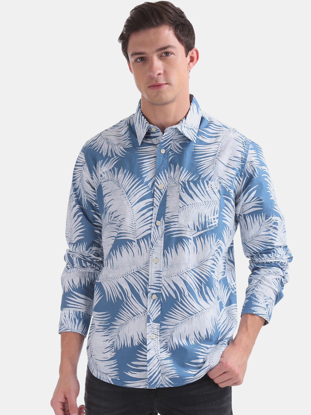 

Aeropostale Men White & Blue Regular Fit Printed Casual Shirt